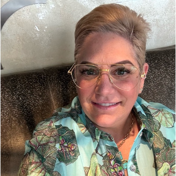 Meet your Posher, Suzanne - Picture 1 of 1